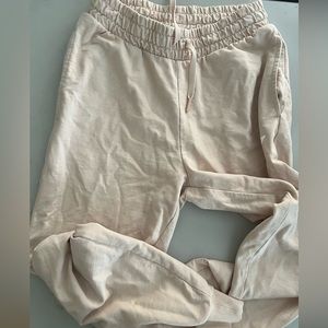 Gymshark sweatpants XS worn less than five times not at the gym.